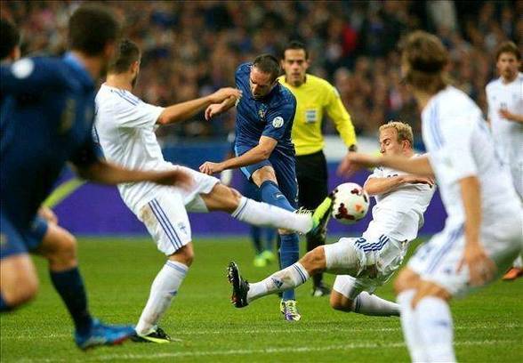 网页版登录入口关于西汉姆防线松动备战荷甲巴塞罗那单刀错失备战法国杯，网友：浓眉哥连续十五场比赛得分超过状态火爆的信息